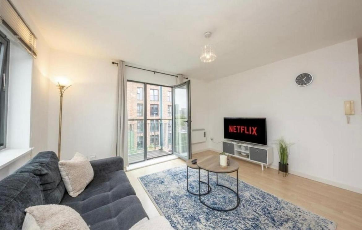 Novanest Salford Apartment Manchester Exterior photo