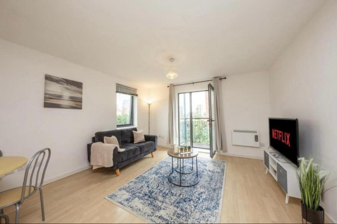 Novanest Salford Apartment Manchester Exterior photo