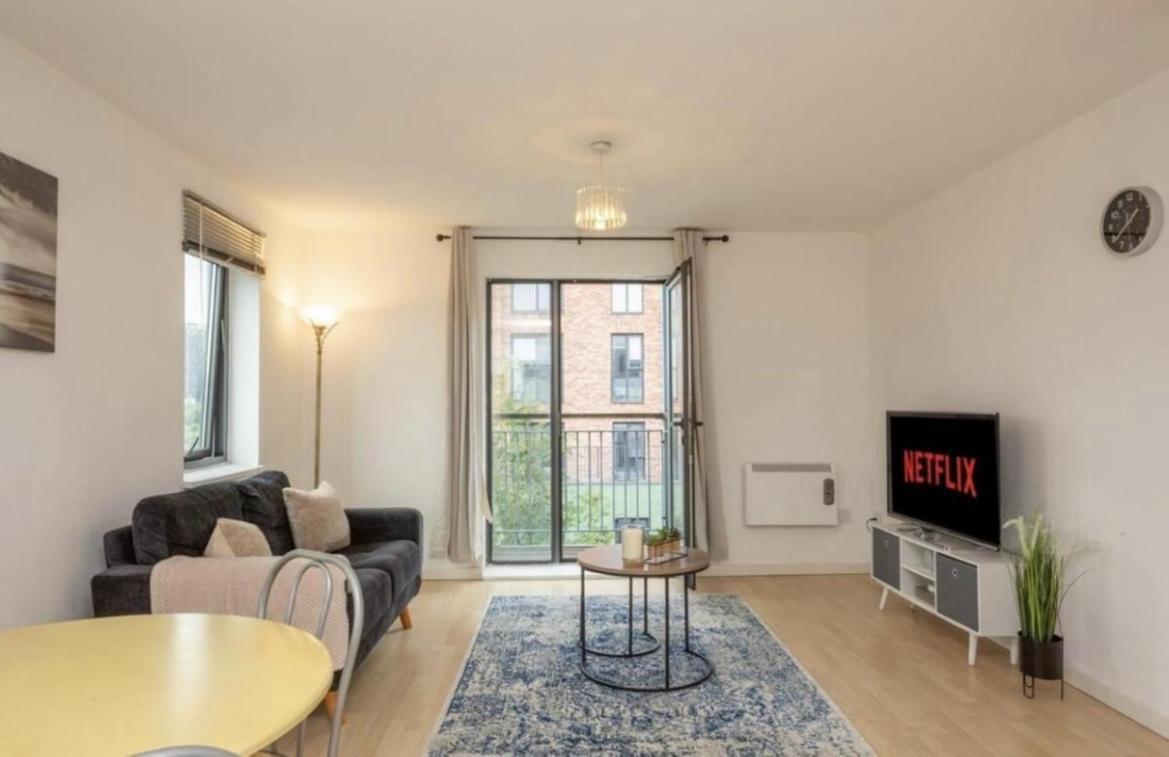 Novanest Salford Apartment Manchester Exterior photo